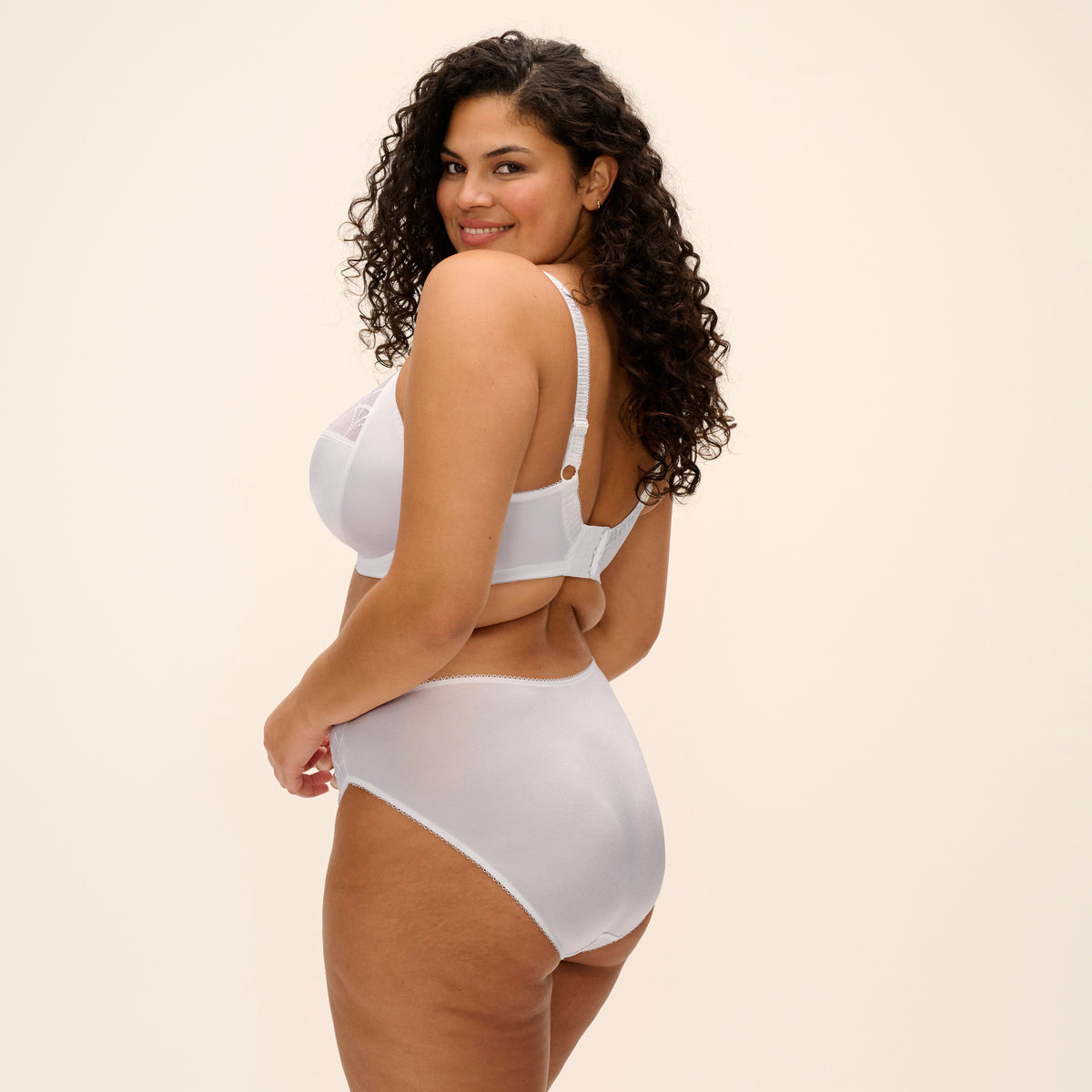 Cate Full Cup Banded Bra in White, back