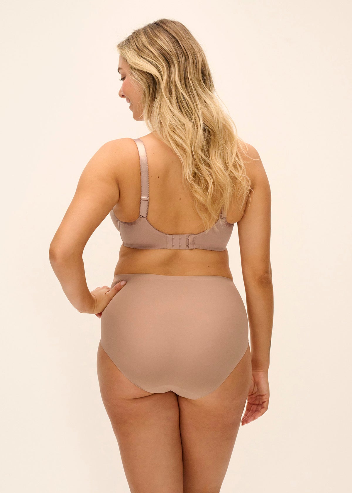 Fantasie Smoothease Invisible Stretch Full Brief - Cafe Au Lait