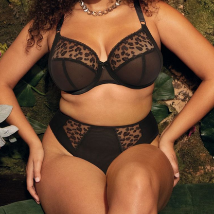 Namrah Bandless Plunge Bra
