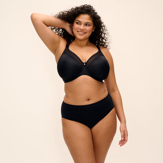 Smooth Moulded Bra in Black, front