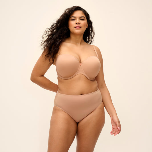 Smooth Moulded Strapless Bra in Sahara, front